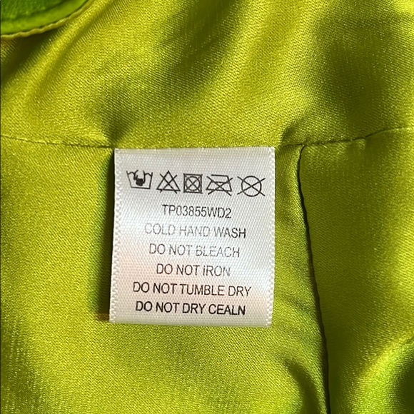 Meshki 2-Pc Sz Small Green Crop Top worn Em­ma Her­nan as in Sell­ing Sun­set - Picture 12 of 16